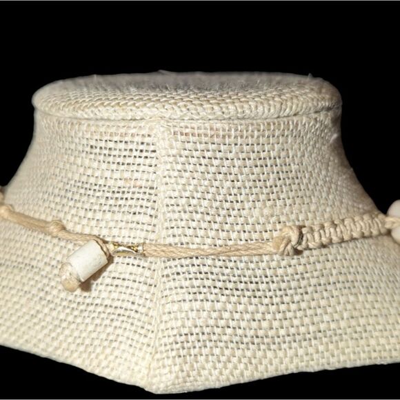 Vintage puka shell and blue beaded necklace - Picture 4 of 9